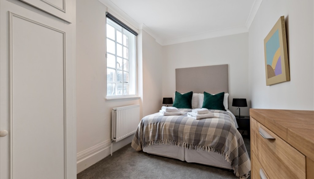 2 bed flat to rent in Strathmore Court, London  - Property Image 6