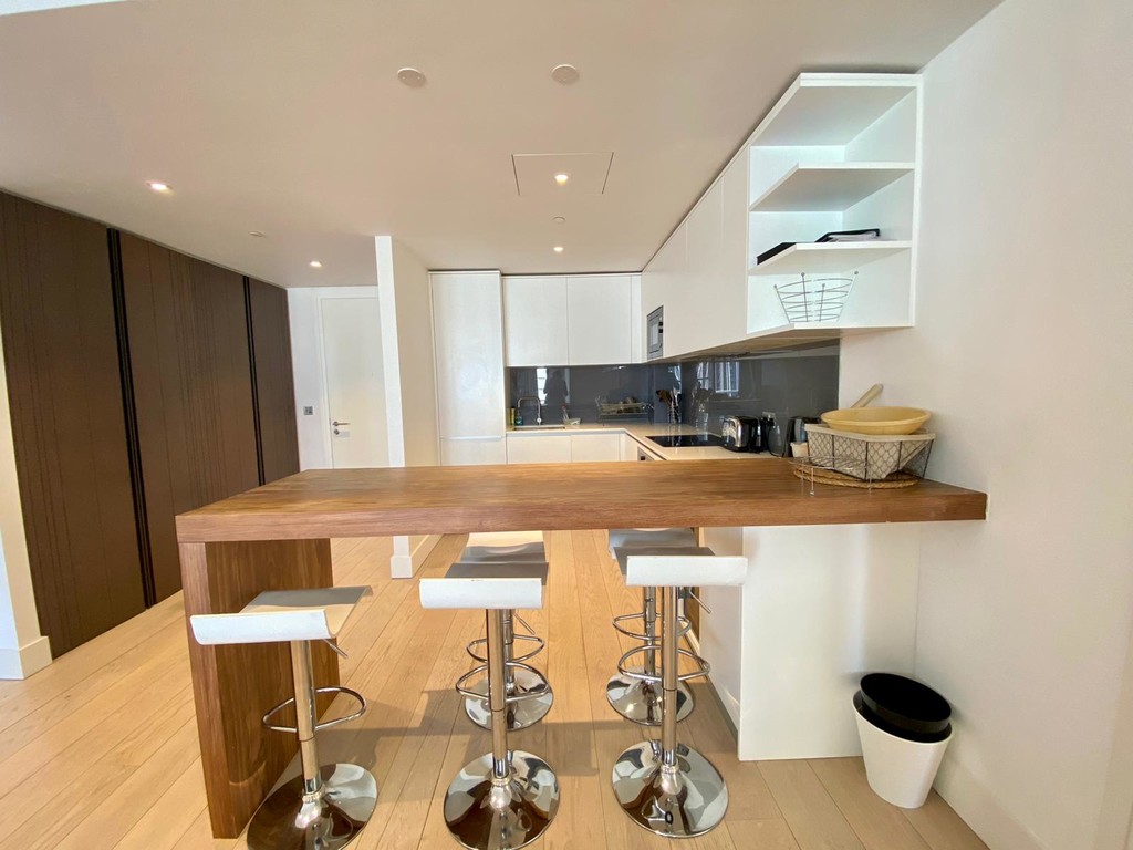 2 bed flat to rent in 3 Merchant Square, London W2 5
