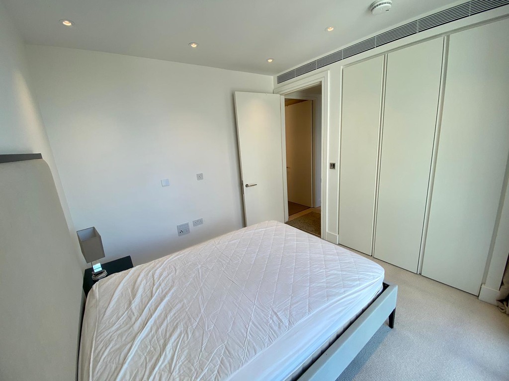 2 bed flat to rent in 3 Merchant Square, London W2 8