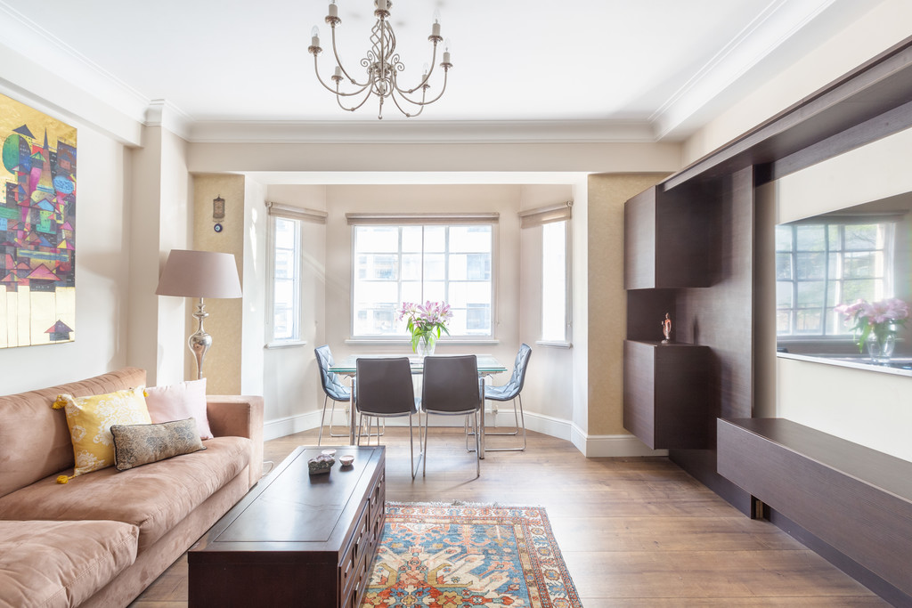 3 bed flat to rent in Wigmore Court, Wigmore Street, W1U