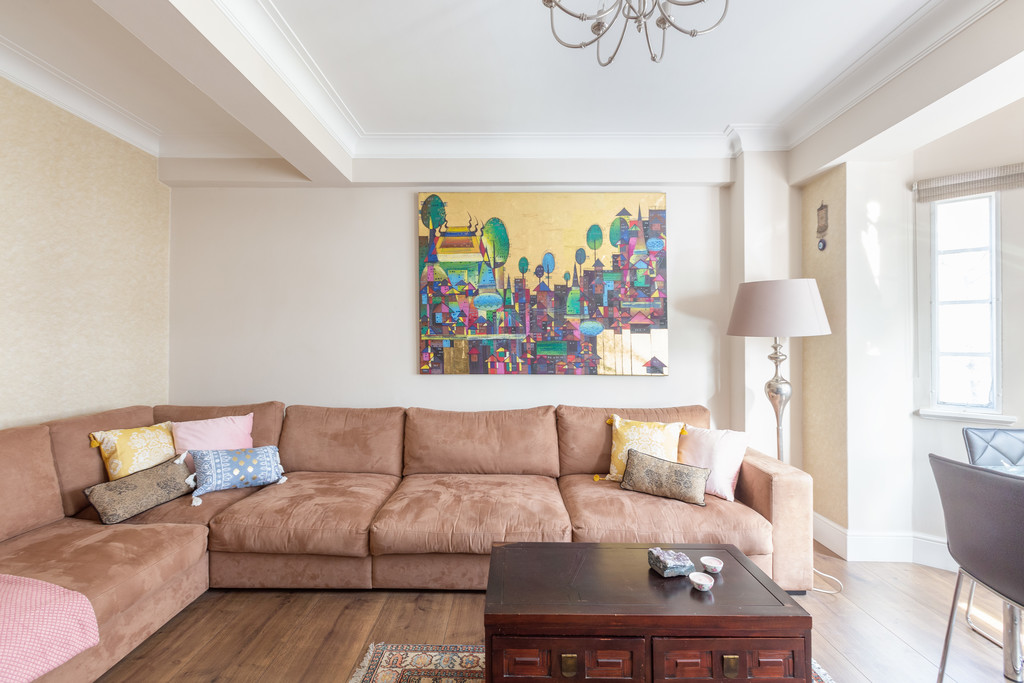 3 bed flat to rent in Wigmore Court, Wigmore Street  - Property Image 2