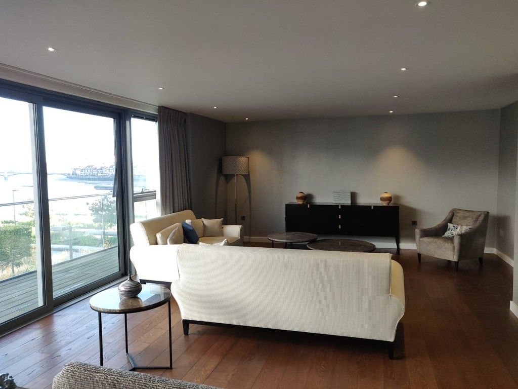 2 bed flat to rent in Claydon House, Waterfront Drive, SW10
