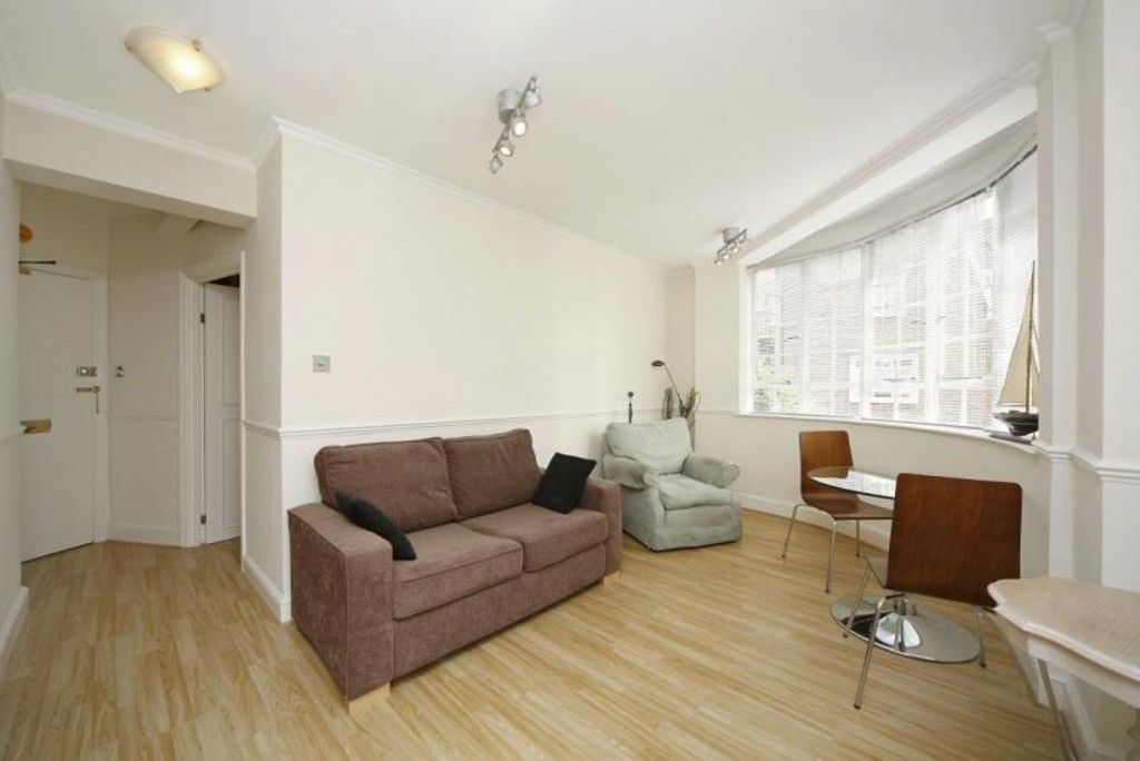 1 bed flat to rent in Chelsea Cloisters, SW3