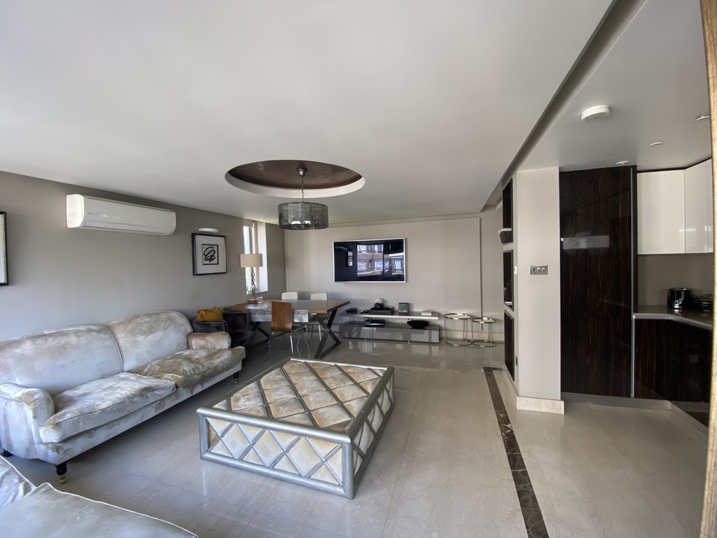 3 bed flat for sale in The Quadrangle, London - Property Image 1