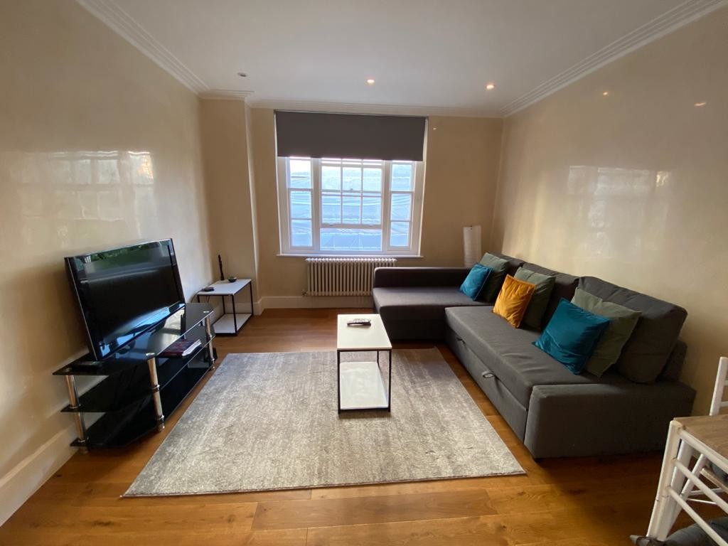 1 bed flat for sale in Forset Court, Edgware Road  - Property Image 2
