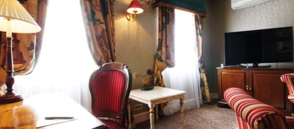 2 bed flat to rent in Seymour Street, London, W1H