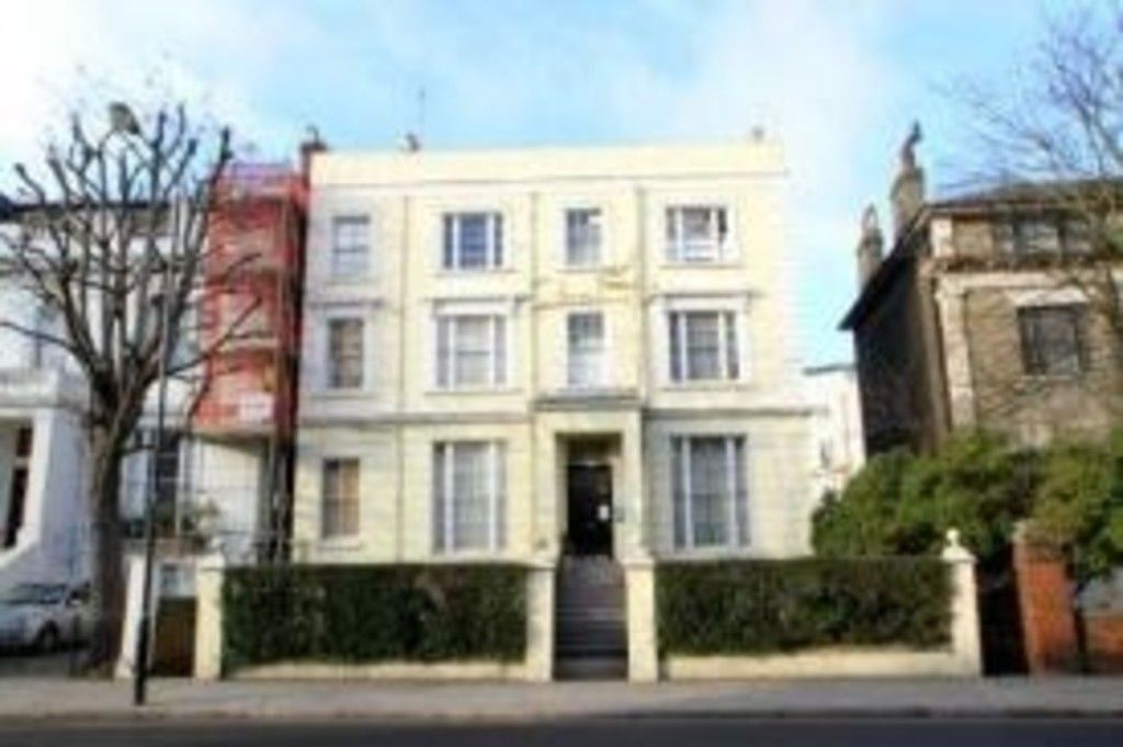 Flat to rent in Pembridge Villas, W11