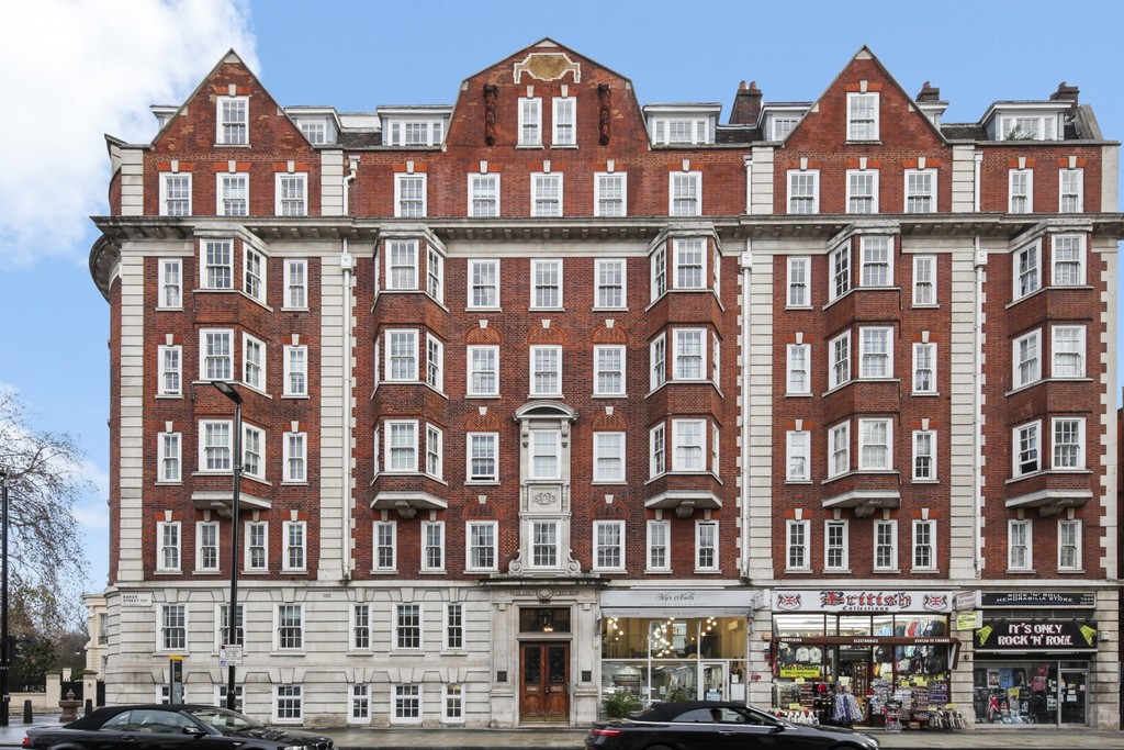 4 bed flat for sale in Chalfont Court, Baker Street , NW1