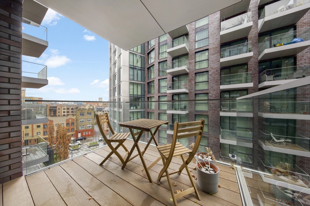 1 bed flat for sale in Goodmans Fields, Chaucer Gardens, London E1  - Property Image 16