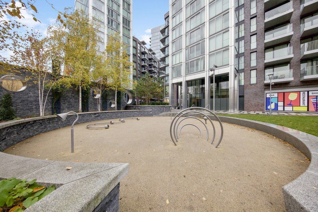 1 bed flat for sale in Goodmans Fields, Chaucer Gardens, London E1  - Property Image 17