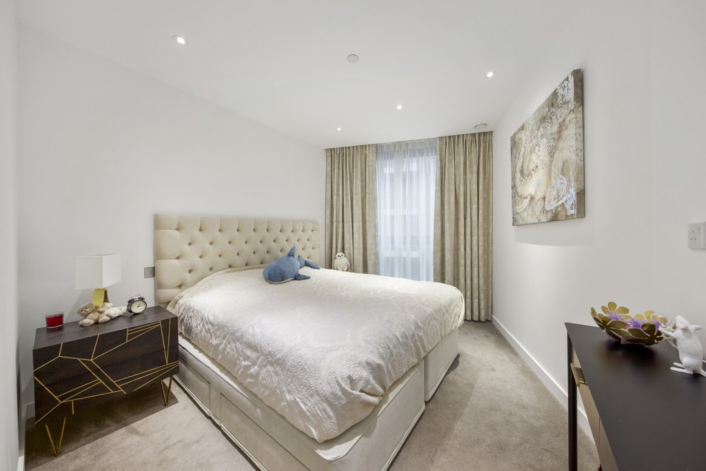 1 bed flat for sale in Goodmans Fields, Chaucer Gardens, London E1  - Property Image 9
