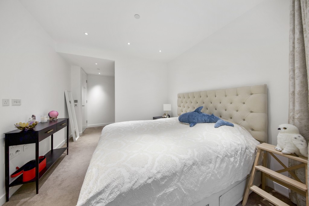 1 bed flat for sale in Goodmans Fields, Chaucer Gardens, London E1  - Property Image 10