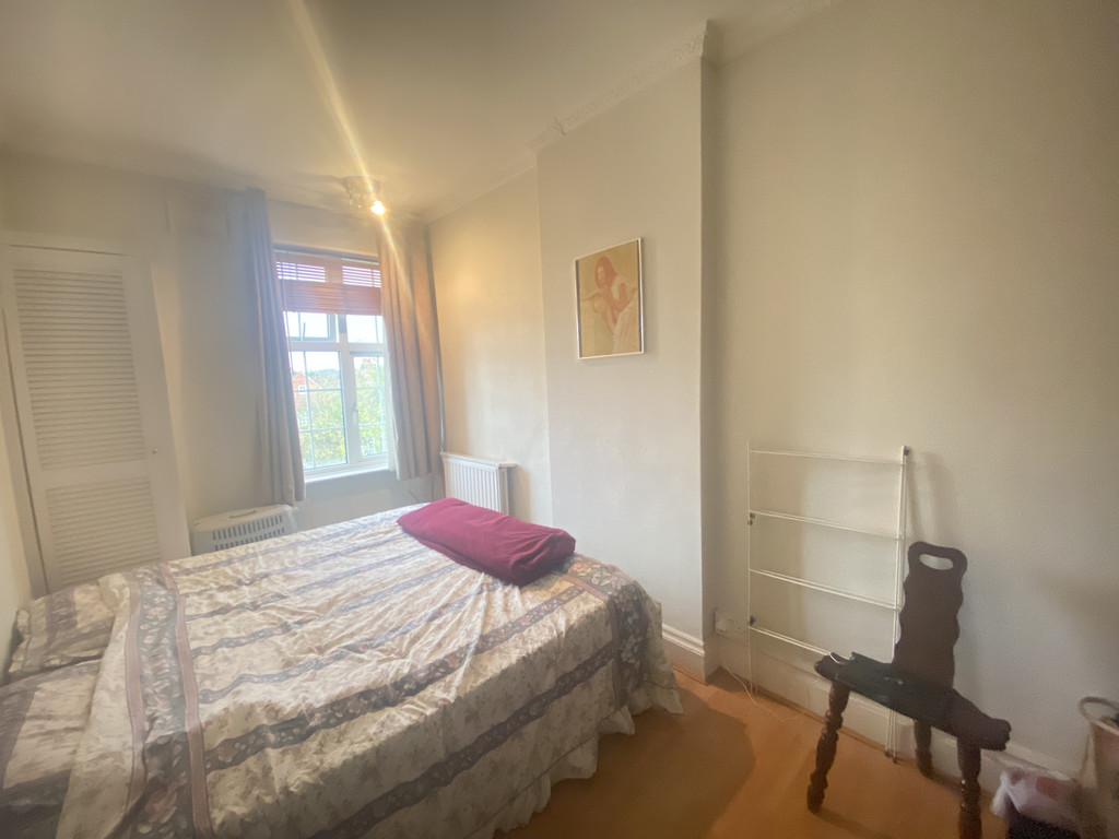 2 bed flat for sale in Finchley Road 9