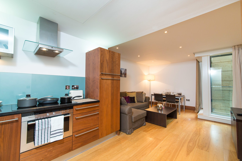 1 bed flat to rent in Baker Street  - Property Image 5