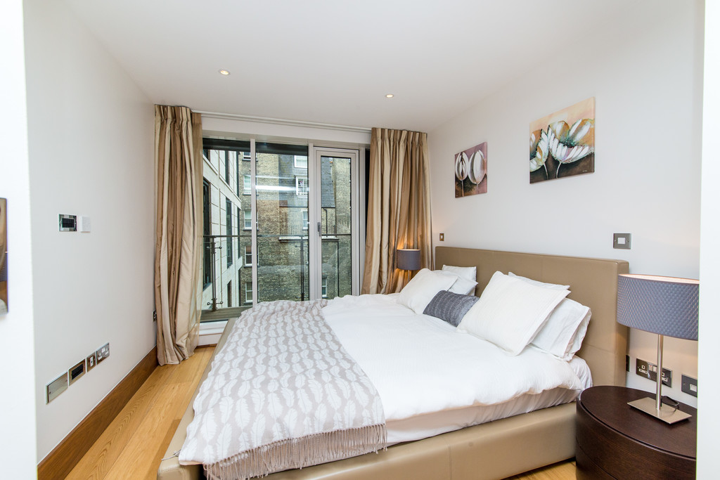 1 bed flat to rent in Baker Street  - Property Image 6
