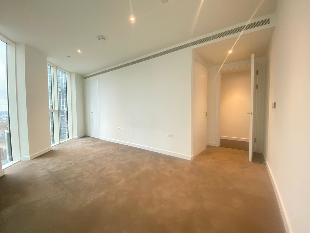 2 bed flat to rent in Wandsworth Road  - Property Image 4