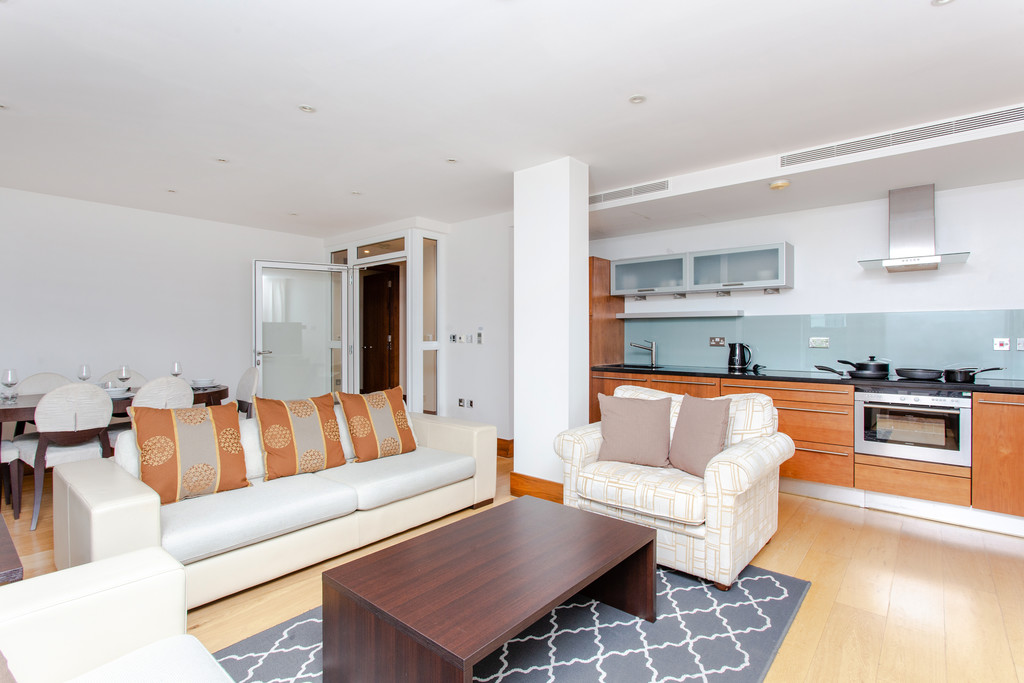 3 bed flat to rent in Baker Street, NW1