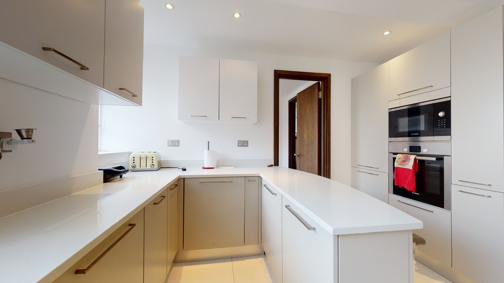 5 bed flat to rent in George Street  - Property Image 9