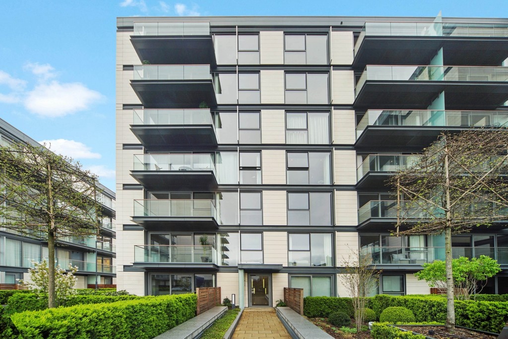 3 bed flat for sale in Waterfront Drive , London, SW10