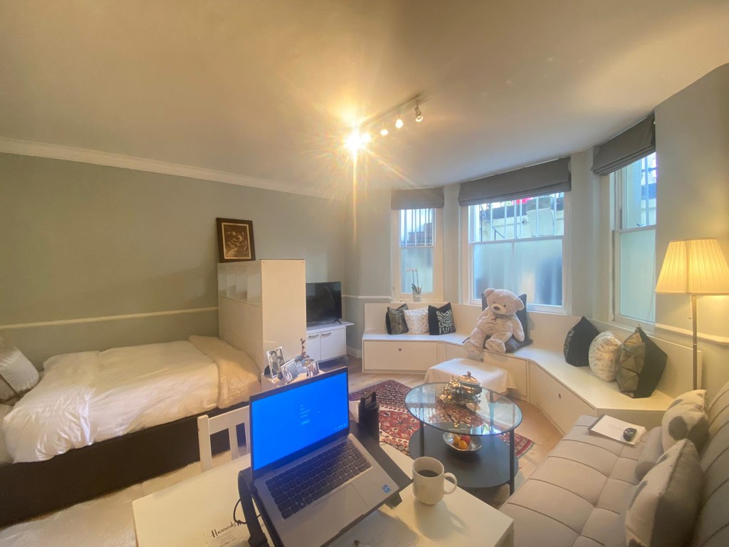 Flat for sale in Stanhope Gardens, London - Property Image 1