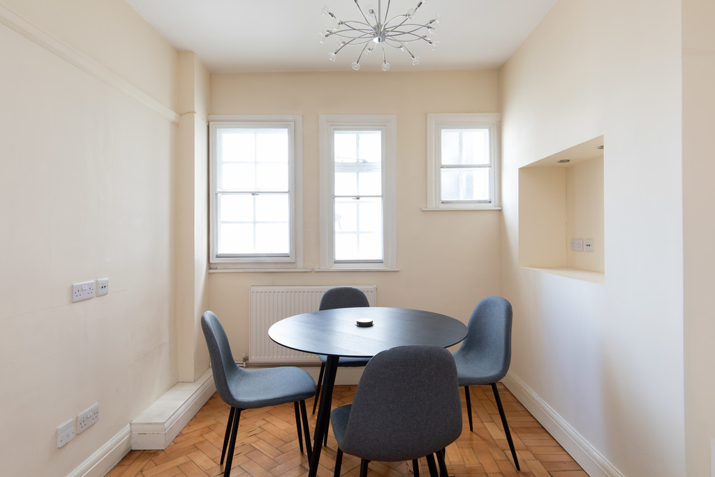 2 bed flat to rent in Baker Street  - Property Image 12