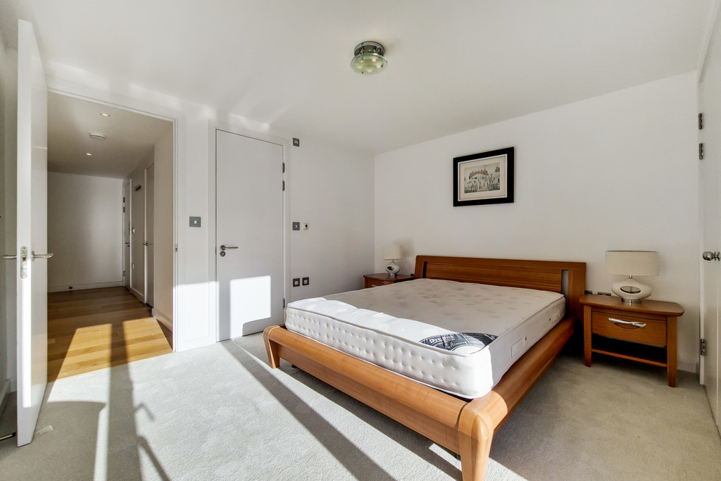 2 bed flat for sale in Water Gardens Square, Canada Water, London SE16  - Property Image 6