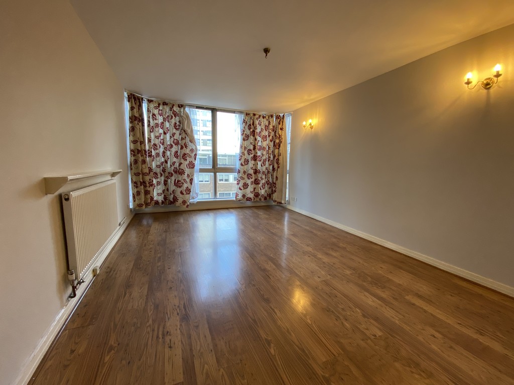 1 bed flat to rent in Quadrangle Tower  - Property Image 3