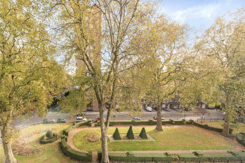 1 bed flat for sale in Cambridge Square, Hyde Park, London  - Property Image 11