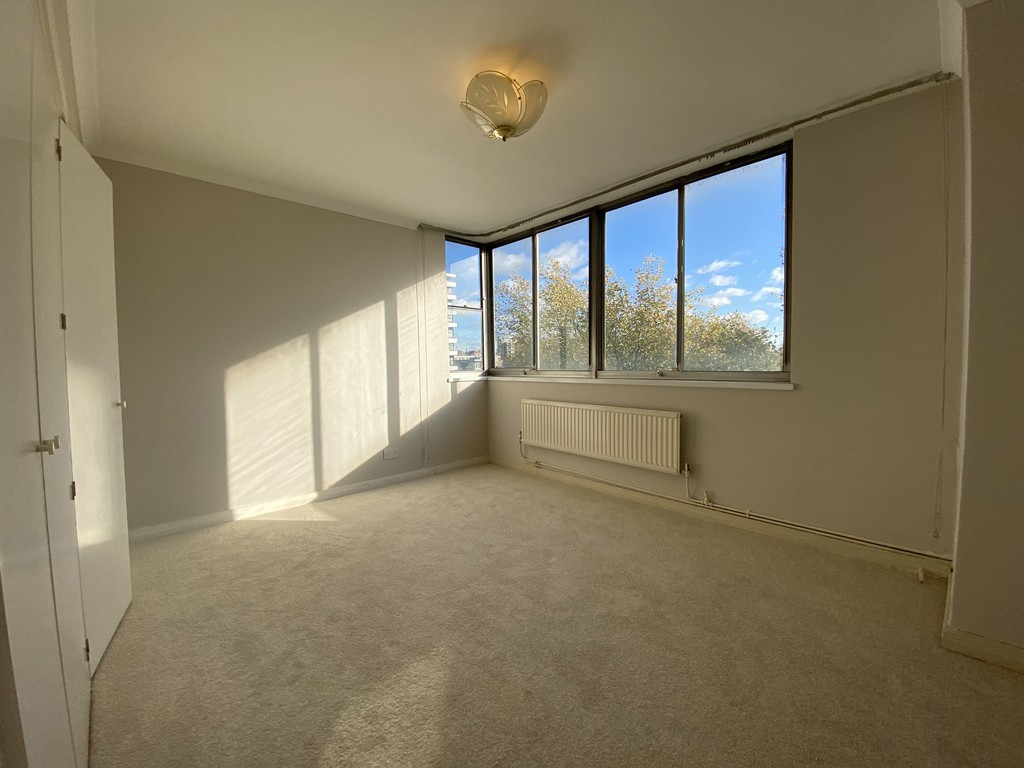 1 bed flat for sale in Cambridge Square, Hyde Park, London  - Property Image 8