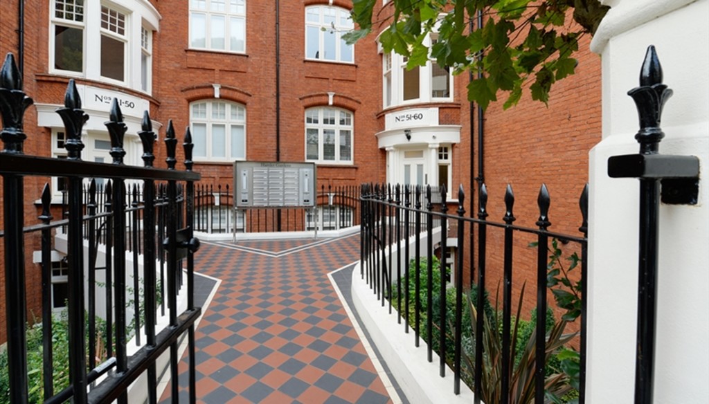 2 bed flat to rent in Ravenscourt Park  - Property Image 4