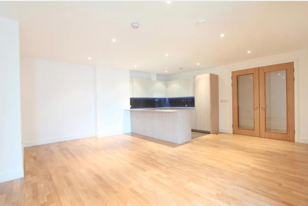 2 bed flat for sale in Spinnaker House, Battersea Reach, Juniper Drive, London SW18  - Property Image 3
