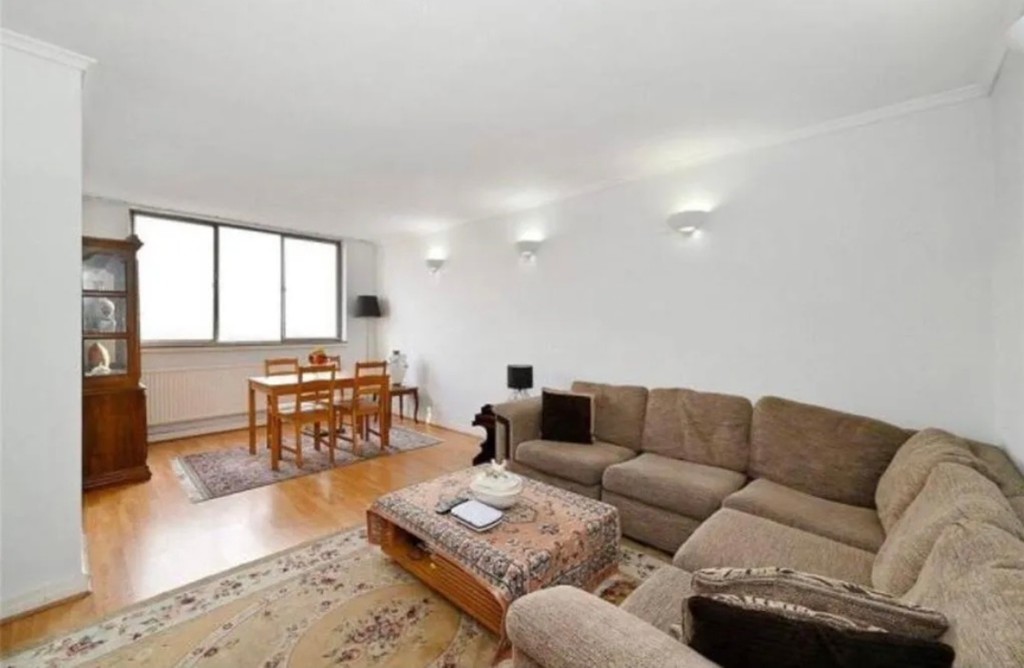 1 bed flat for sale in Cambridge Square, Quadrangle Tower, London W2  - Property Image 1
