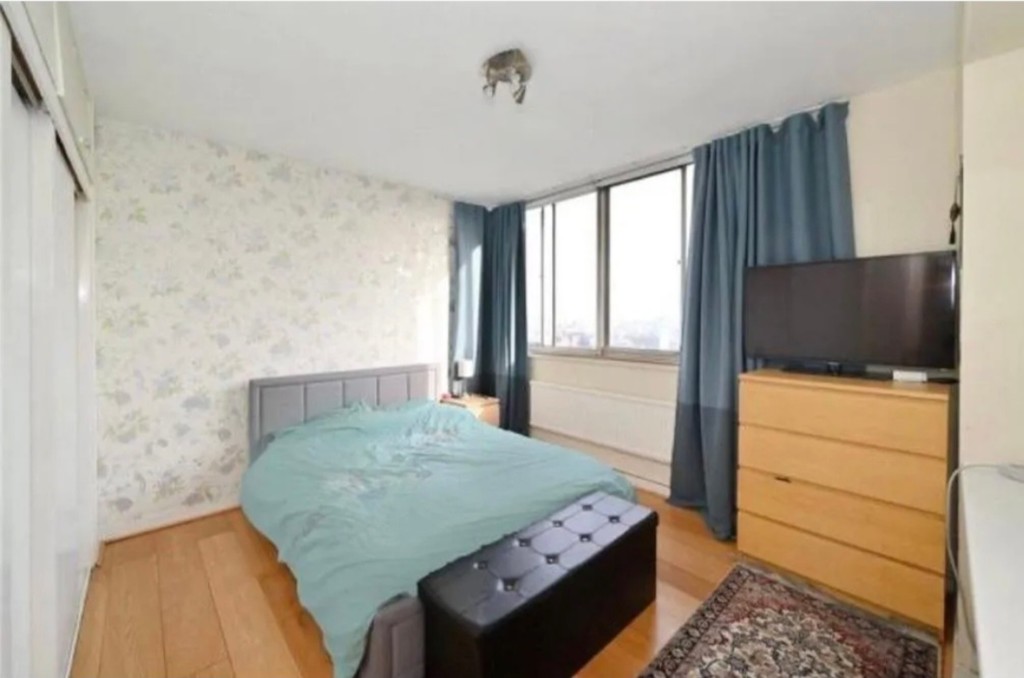 1 bed flat for sale in Cambridge Square, Quadrangle Tower, London W2  - Property Image 4