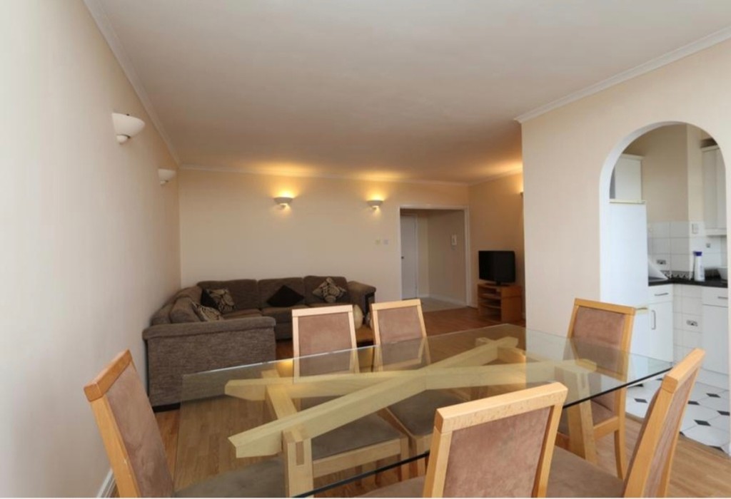 1 bed flat for sale in Cambridge Square, Quadrangle Tower, London W2  - Property Image 6
