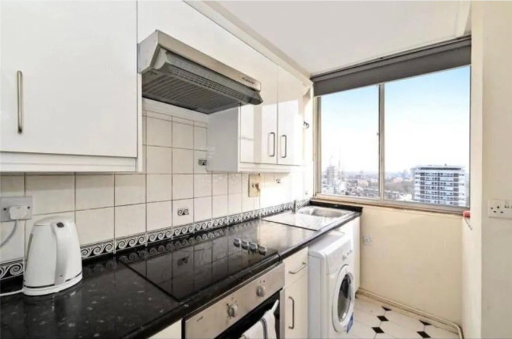 1 bed flat for sale in Cambridge Square, Quadrangle Tower, London W2  - Property Image 8