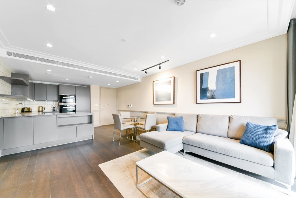 1 bed flat for sale in Queens Wharf, 2 Crisp Road, Hammersmith, London W6 - Property Image 1