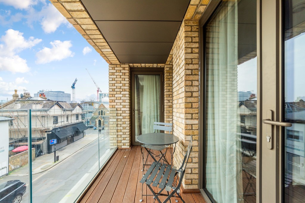 1 bed flat for sale in Queens Wharf, 2 Crisp Road, Hammersmith, London W6  - Property Image 6