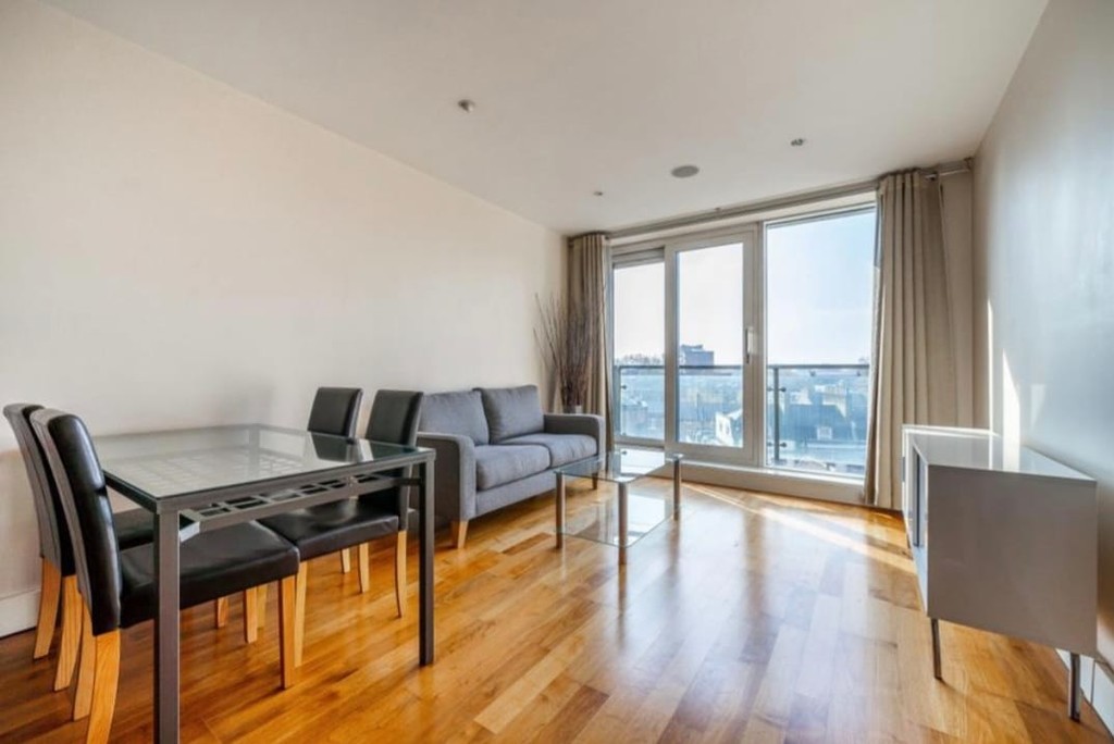 1 bed flat for sale in Peninsula Apartments, Praed Street, London W2  - Property Image 1