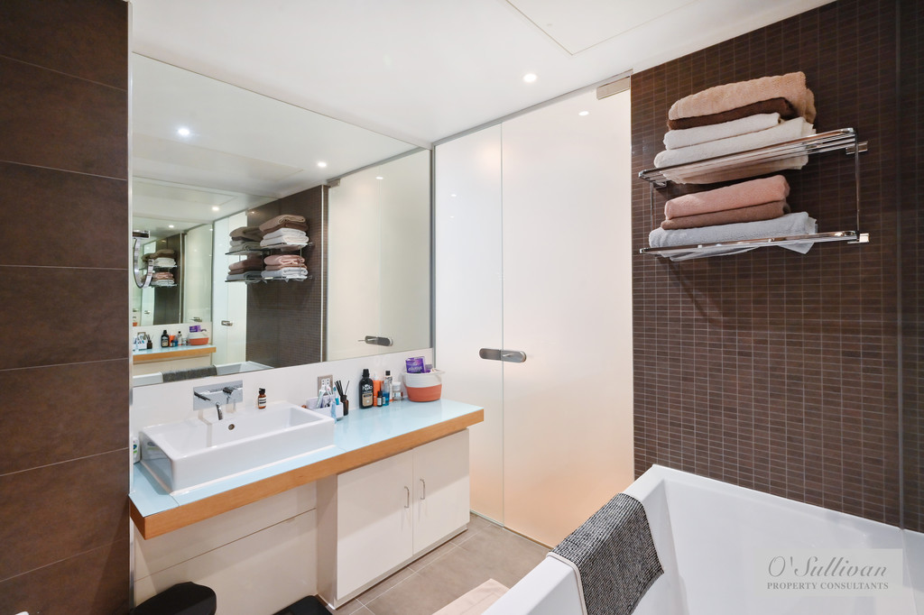 1 bed flat for sale in Hirst Court, Grosvenor Waterside, Chelsea, London SW1W  - Property Image 11