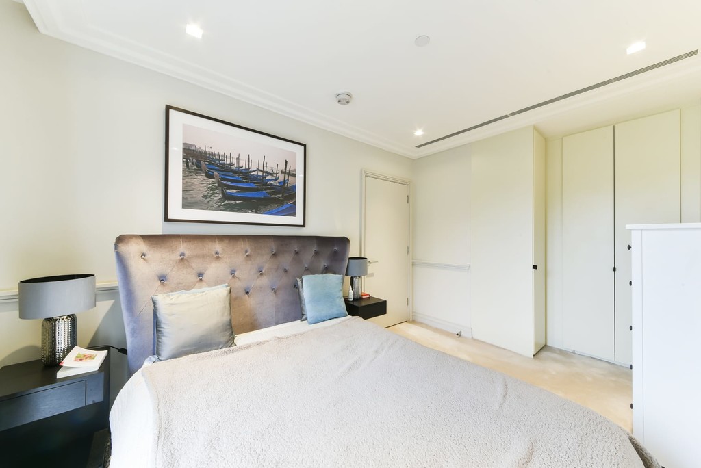 1 bed flat to rent in Crisp Road, London  - Property Image 3