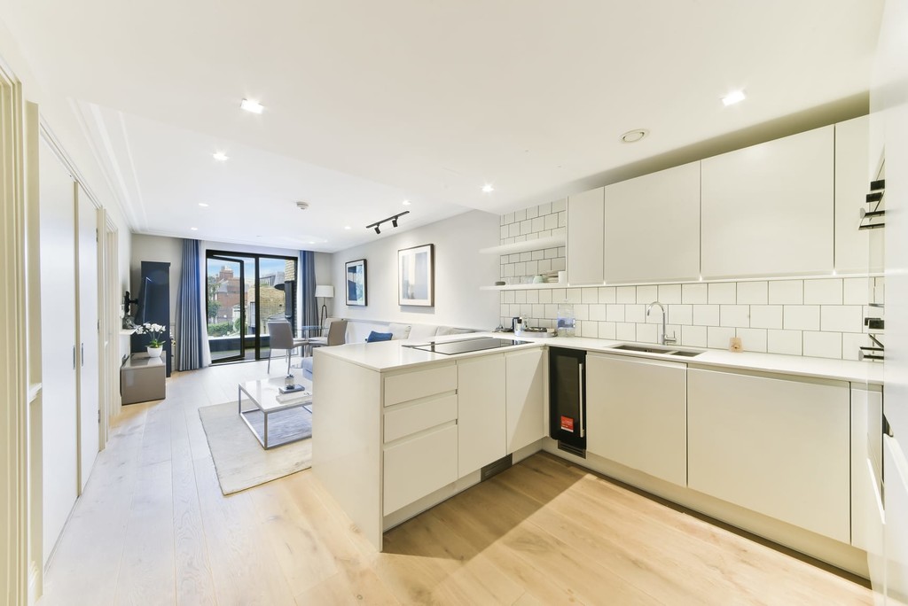 1 bed flat to rent in Crisp Road, London  - Property Image 6
