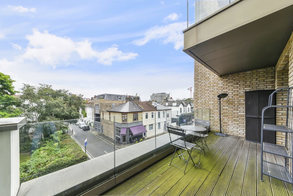 1 bed flat to rent in Crisp Road, London  - Property Image 9