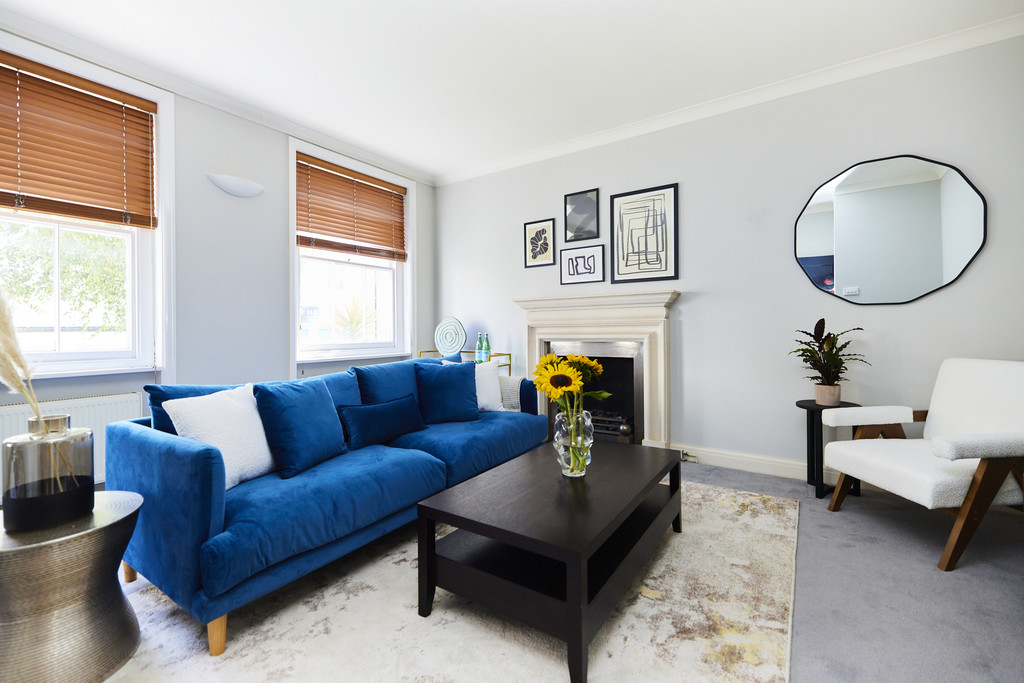 2 bed flat for sale in Kensington Place, London, W8, W8