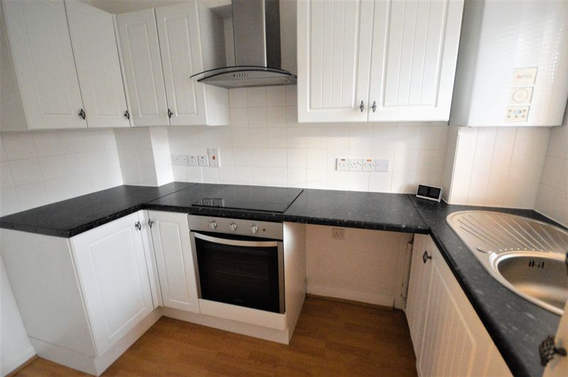 2 bed house to rent in Martock  - Property Image 3