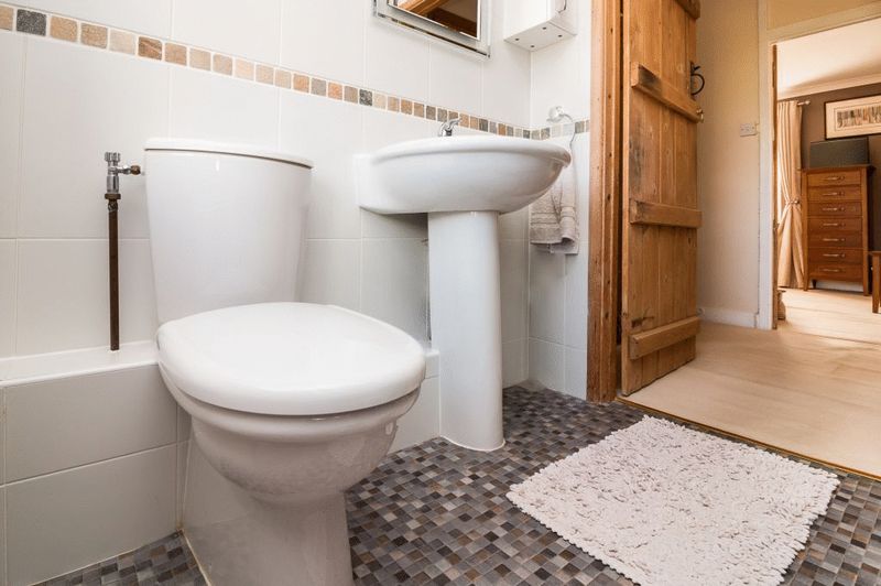 2 bed cottage to rent in Silver Street, South Petherton  - Property Image 9