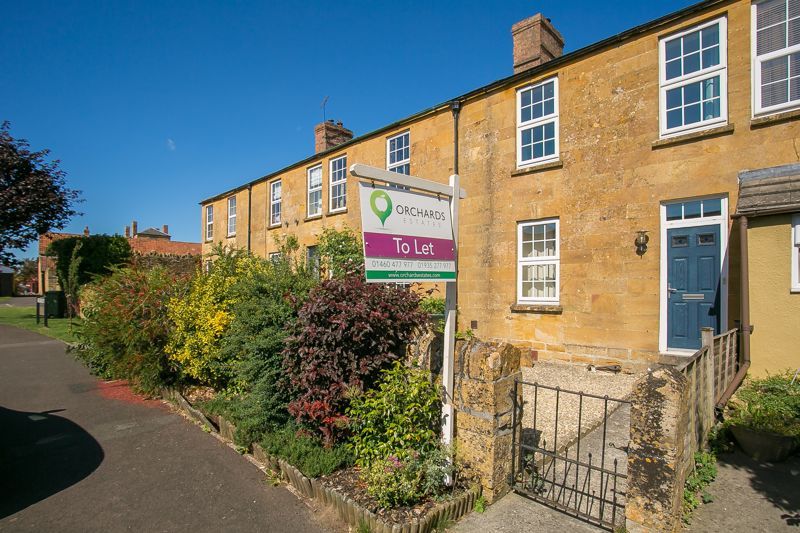 2 bed cottage to rent in Martock, TA12