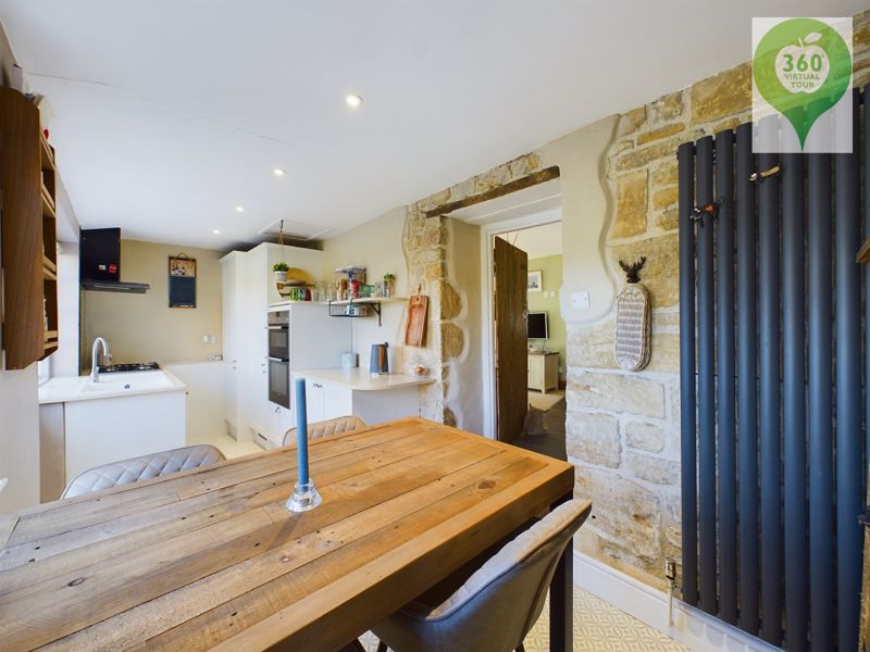 3 bed house for sale in St. James Street, South Petherton  - Property Image 5