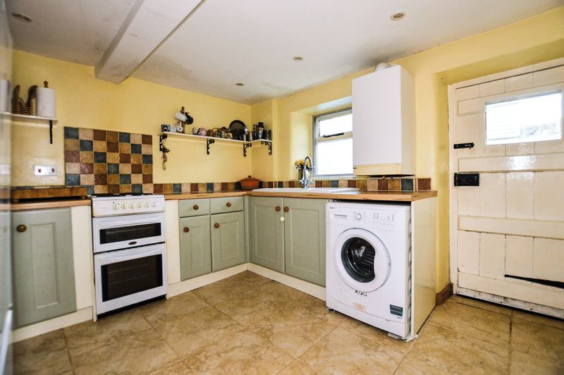 2 bed cottage to rent in South Petherton  - Property Image 5