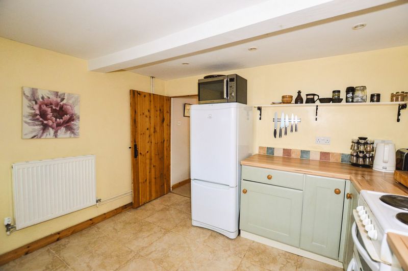 2 bed cottage to rent in South Petherton  - Property Image 10