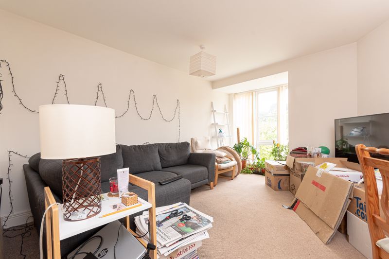 2 bed flat for sale in Yeovil  - Property Image 3